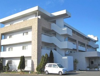 横須賀市長坂のマンションの建物外観