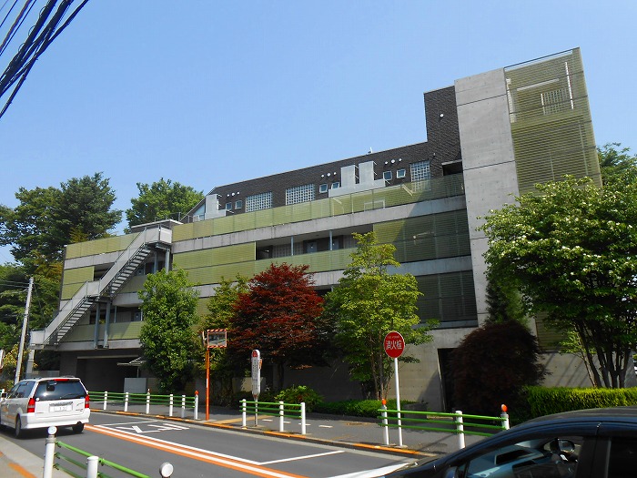国分寺市富士本のマンションの建物外観