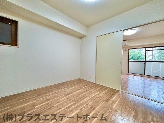 ヴェルドール兵庫IIの居間写真