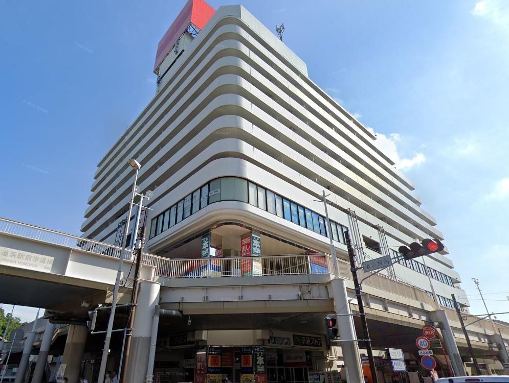 ショッピングセンター　サンビーチ追浜（ショッピングセンター）まで380m