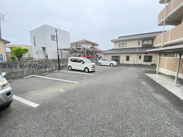 駐車場　駐車場