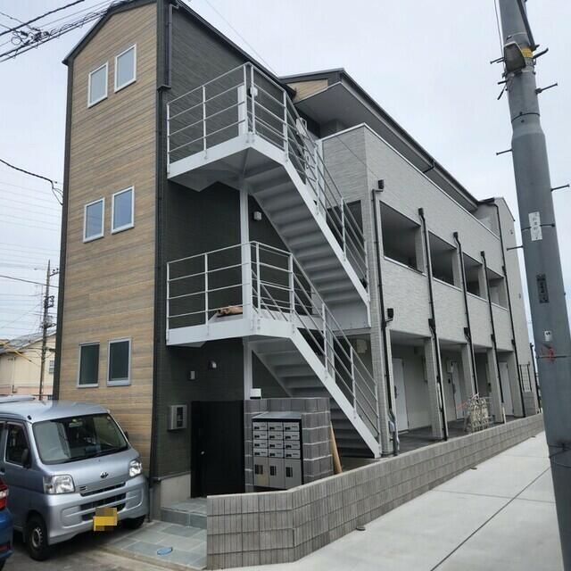 【相模原市南区当麻のアパートの建物外観】