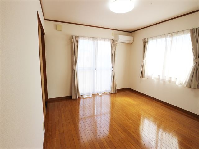 居室・リビング　写真は別号室のものです。