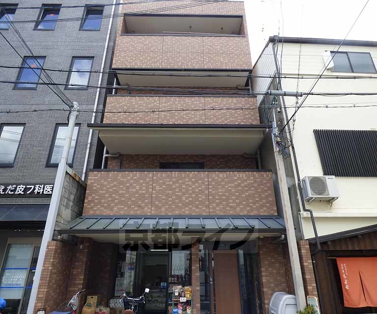 【京都市中京区清水町のマンションの建物外観】