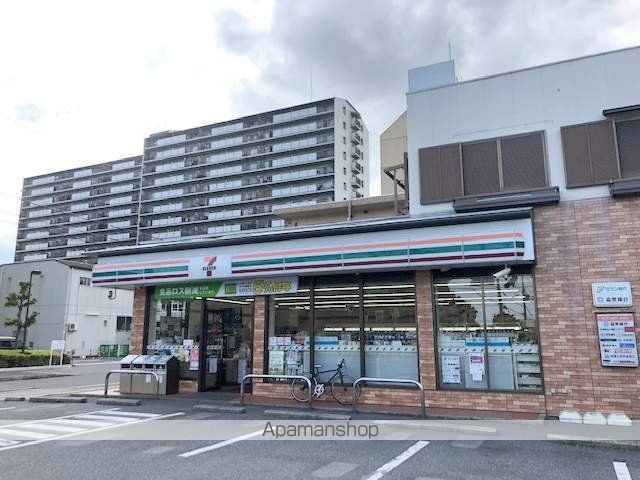 コンビニ　セブンイレブン（コンビニ）まで584m
