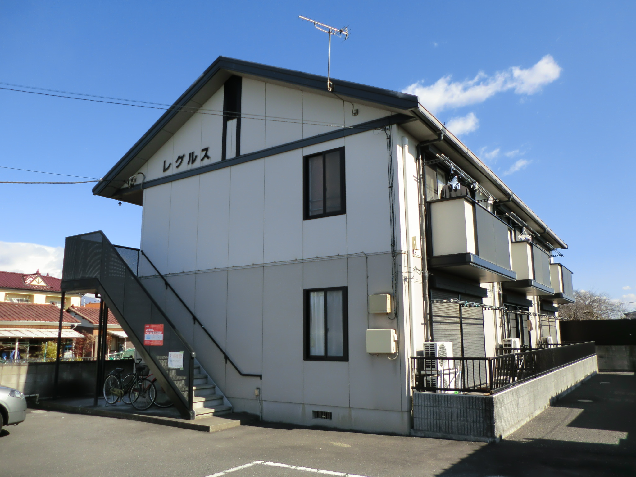 建物外観　青空に映えます♪