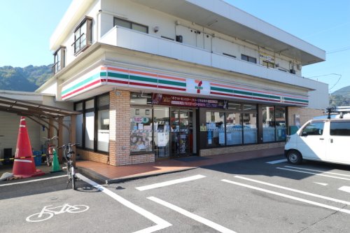 コンビニ　セブンイレブン 清水八木間店（コンビニ）まで435m