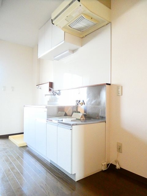 キッチン　※写真は別部屋のものです。（参考）