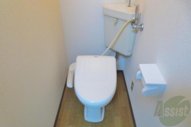 トイレ　なななんとー。トイレにウォッシュレットが付いていますー。