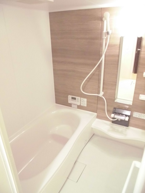 バス・シャワールーム　落ち着いた空間のお風呂です