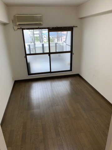 居室・リビング　居間です