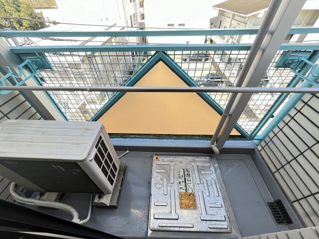 バルコニー　バルコニーからの眺めを楽しみながら食事をしませんか