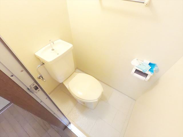 トイレ　ウォシュレットの設置も出来る綺麗なトイレ