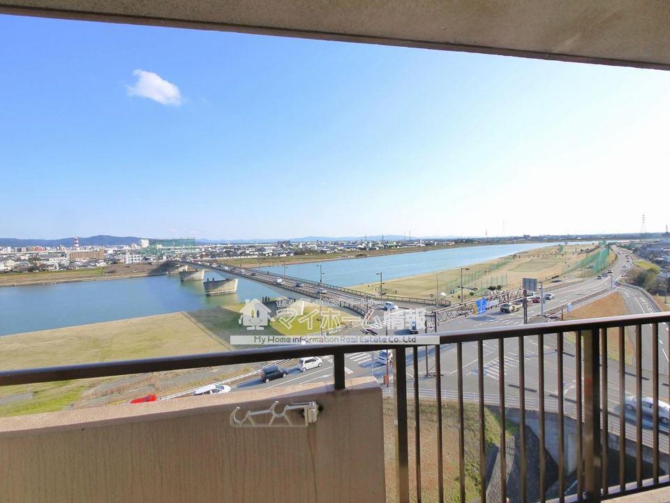 バルコニー　※別号室の画像です。