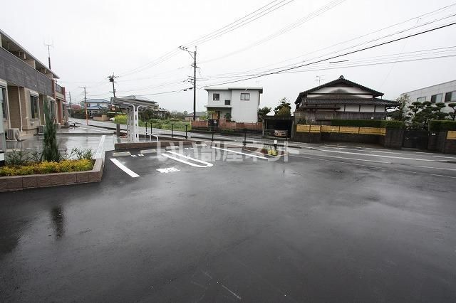 【朝倉郡筑前町久光のアパートの駐車場】