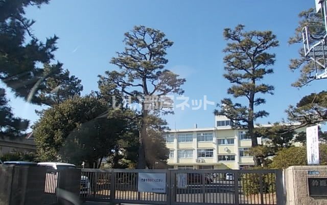 【鈴鹿市寺家のアパートの小学校】