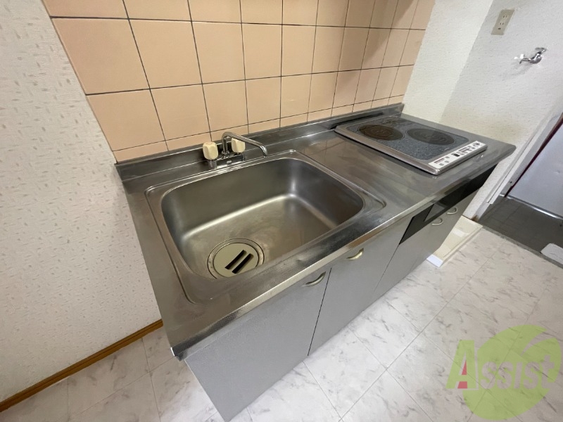 キッチン　キッチン調理スペースも広く使いやすいです