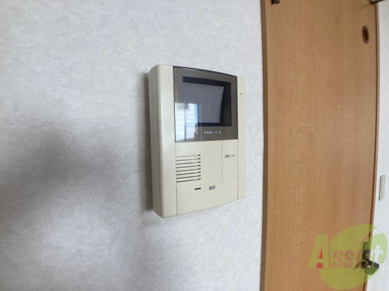 セキュリティ　ＴＶモニター付インターホンです。来客者の顔が見えるので安心！