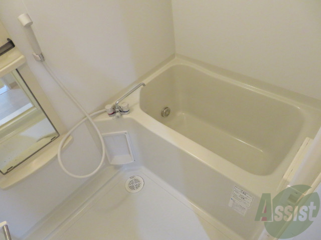 バス・シャワールーム　追い炊き機能付きのユニットバスですよー。