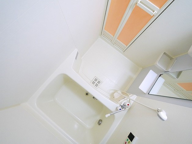 バス・シャワールーム　ゆったり過ごせるお風呂です