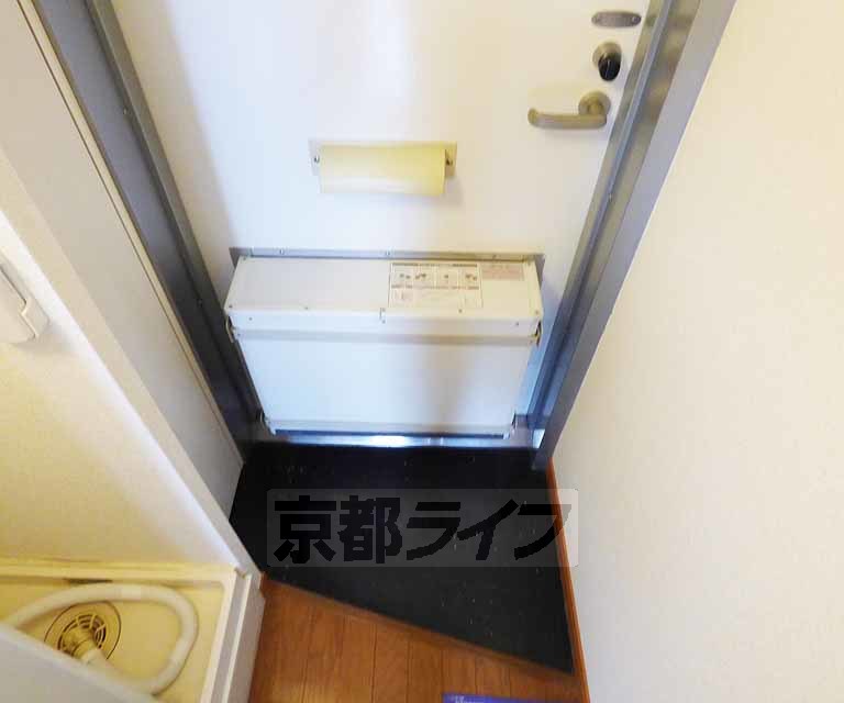 玄関　便利な宅配ボックスもついております