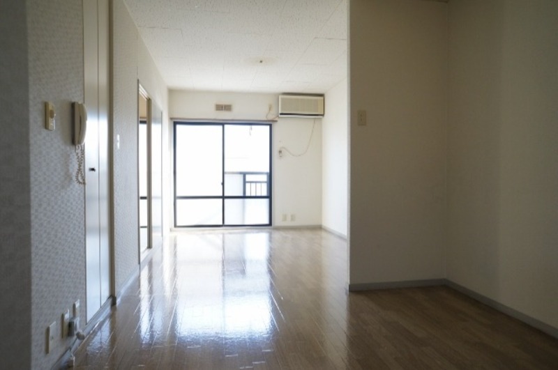 居室・リビング　図面と現状に相違がある場合には現状を優先