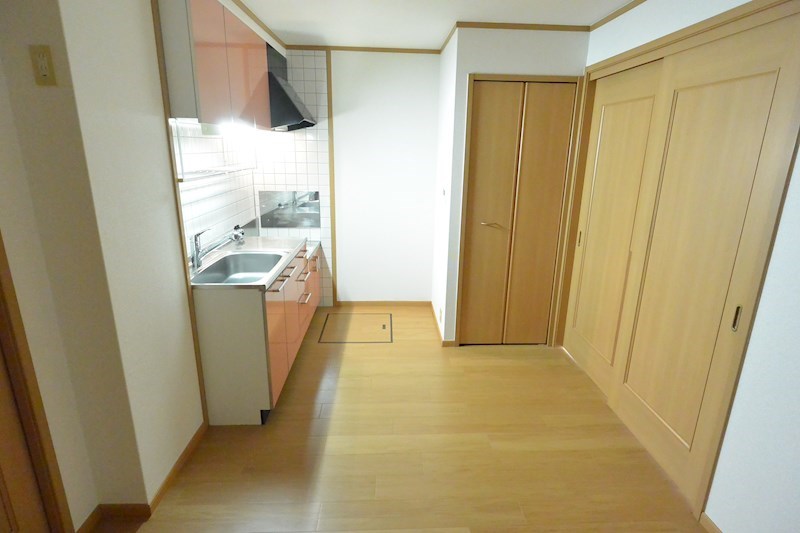 居室・リビング　フローリング仕上げ