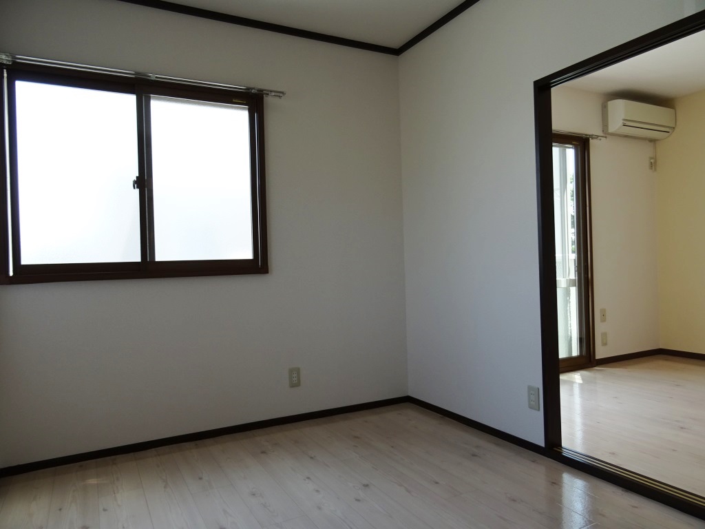 居室・リビング　5.4帖の洋室