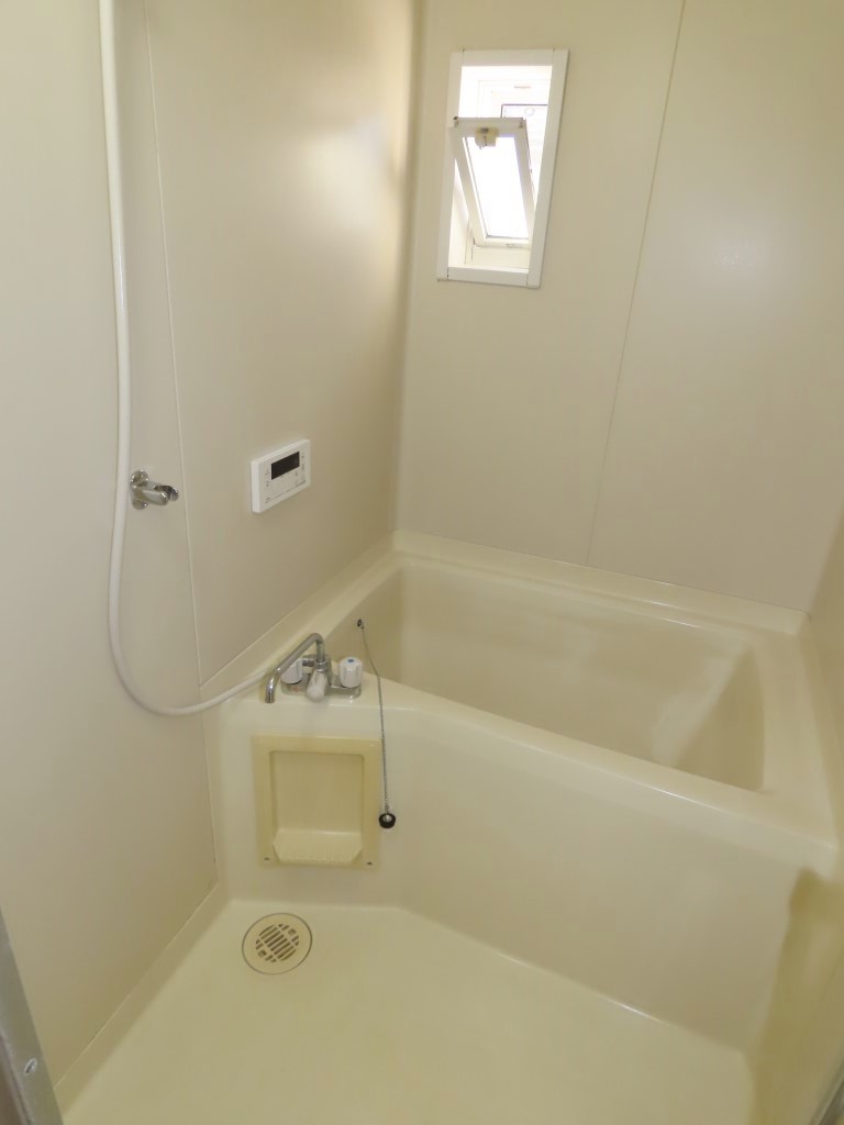 バス・シャワールーム　追い焚き機能付きバス