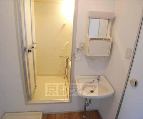 洗面設備　付いてると便利ですね。