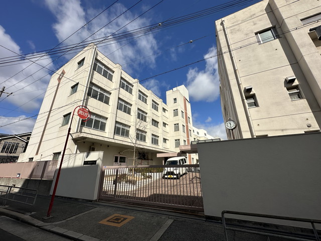 小学校　大阪市立姫里小学校（小学校）まで159m