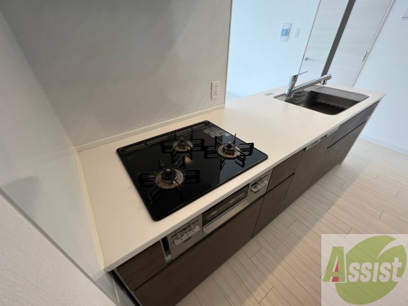 キッチン　こちらはキッチン。調理スペースもあり使いやすそうです。