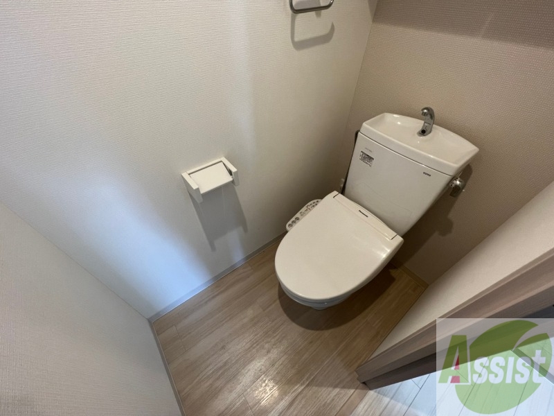 トイレ　こちらはトイレです。清潔感があり、安心して使用できます。