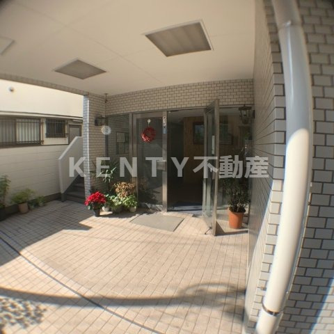 エントランス　建物の内部です