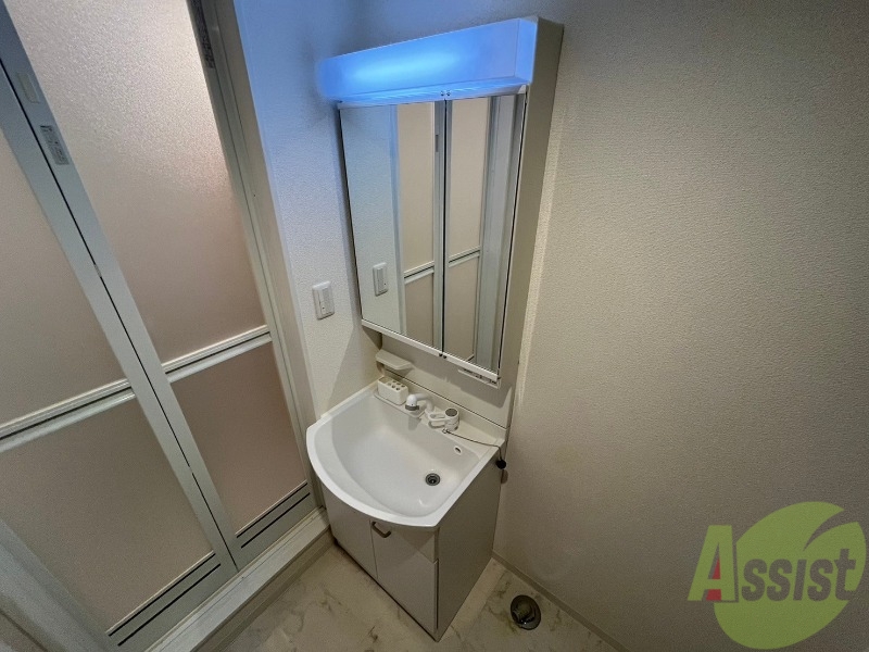 洗面設備　こちらに洗面台があります。朝の洗顔はこちらで。