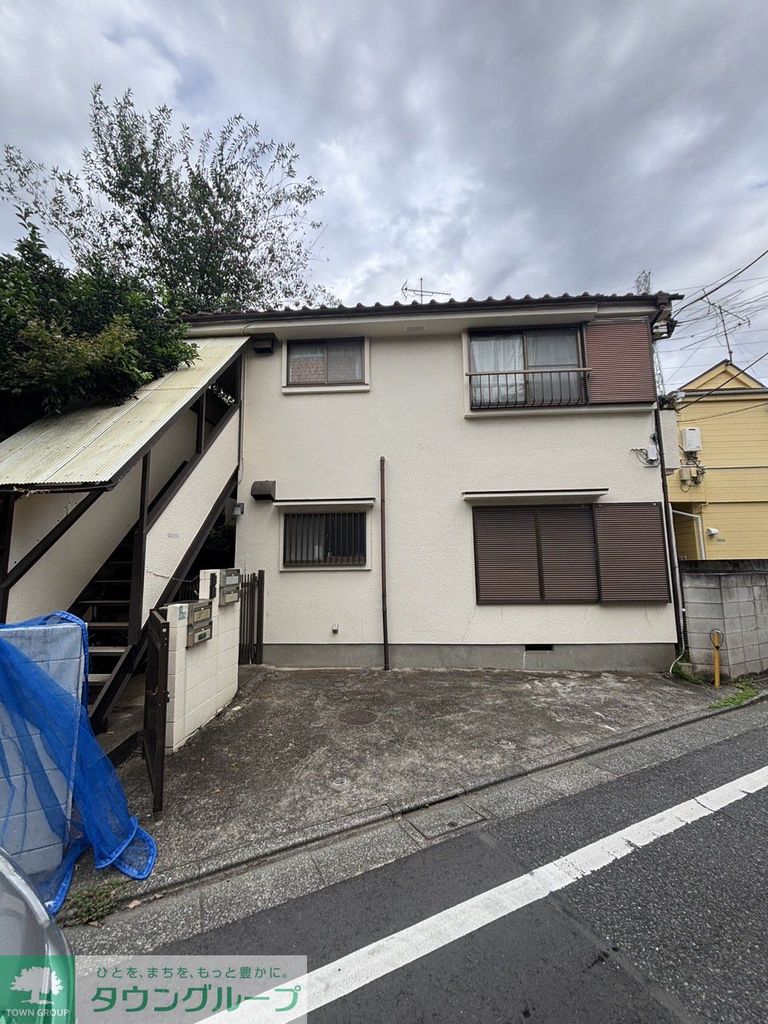 建物外観　駐車場