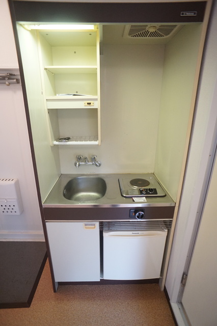 キッチン　暑い夏にオススメの火を使わない電気コンロ設置済♪