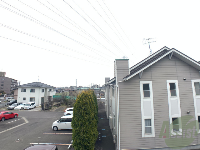 トイレ　お部屋からの眺めです。閑静な住宅街といったところですね。