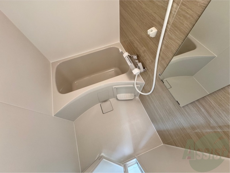 バス・シャワールーム　お風呂になります。一日の疲れを癒してくださいね。