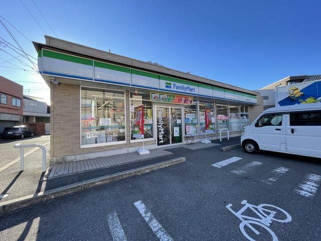 コンビニ　ファミリーマート千葉汐見丘町店（コンビニ）まで140m