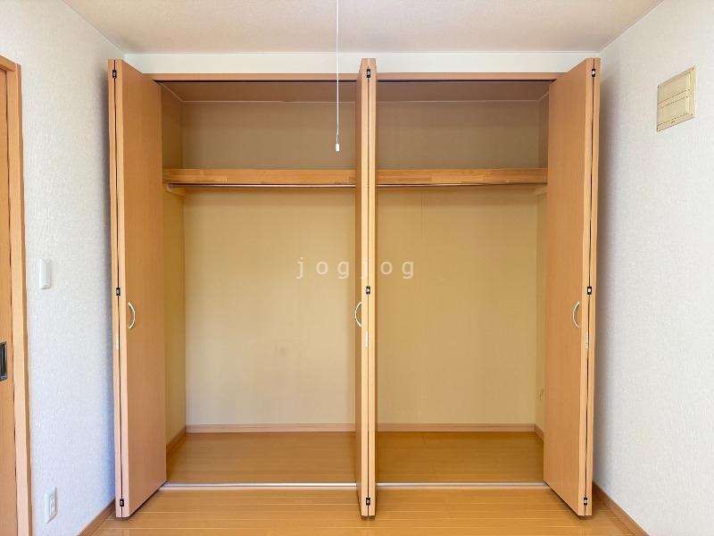 収納　洋室　収納