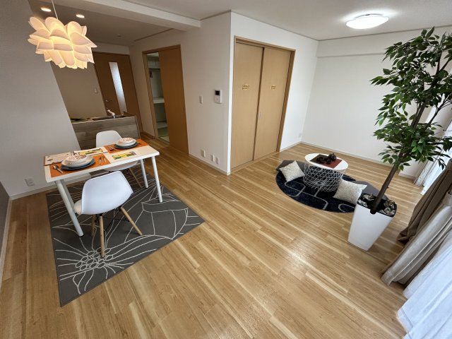 居室・リビング　モデルルームの為実際には家具家電は付きません