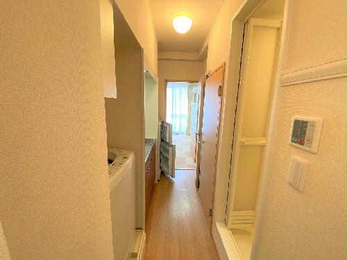 玄関　設備・仕様は号室により異なる為、現況を優先致します