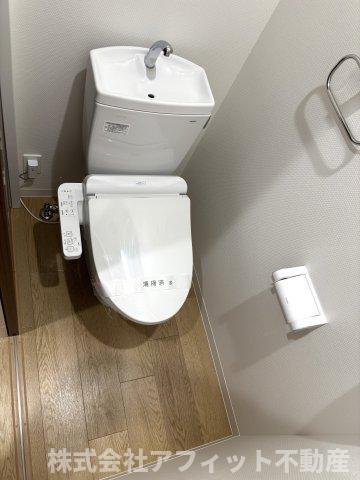 トイレ　温水洗浄暖房便座