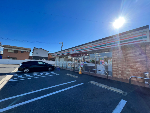 コンビニ　セブンイレブン伊賀平野北谷店（コンビニ）まで540m