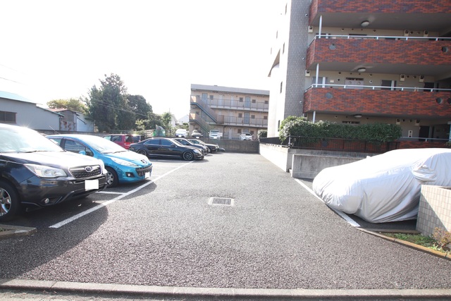 駐車場　駐車場要空き確認