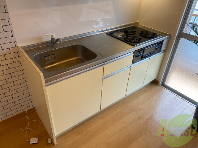 キッチン　調理スペースの広い、使いやすそうなキッチンですね