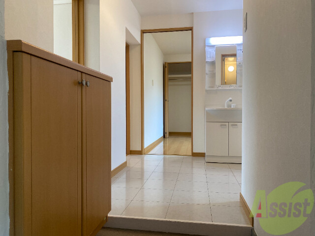 玄関　玄関廻りも広く、使いやすそうで良いですね～