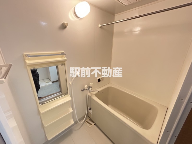 バス・シャワールーム　浴室乾燥機付き！