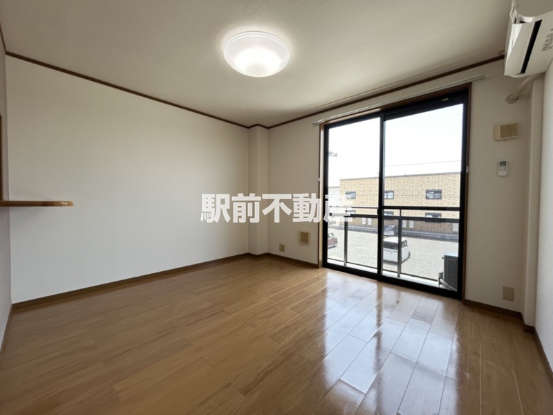 居室・リビング　明るいリビングです☆